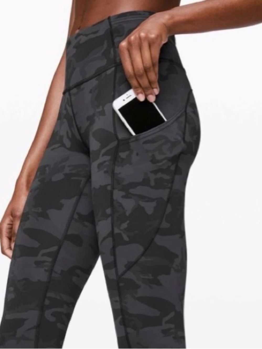 Lululemon Fast and Free High-Rise Tight 25". 5 Pocket Black Camo Size 8 - Picture 4 of 8